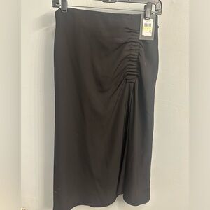 NWT / DKNY Long Skirt / Size 4